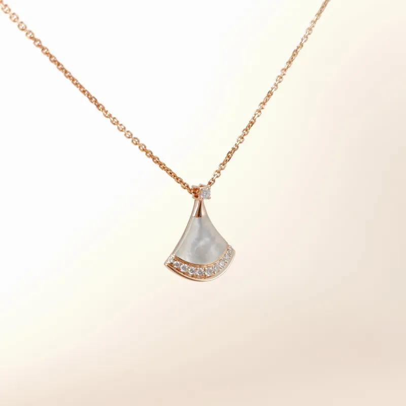 Bvlgari Necklace DIVAS’ DREAM Collection Pearl Pavé Diamond White Mother-of-Pearl 18KR ose Gold Diamond Pearl One Size 43cm — cover view 5 of 12