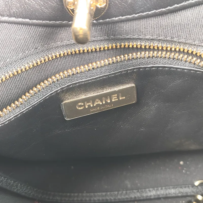 Chanel Crossbody Bag31Bag Black Waxed Leathermini23 × 5.5 × 22 cm — detail view 7 of 13