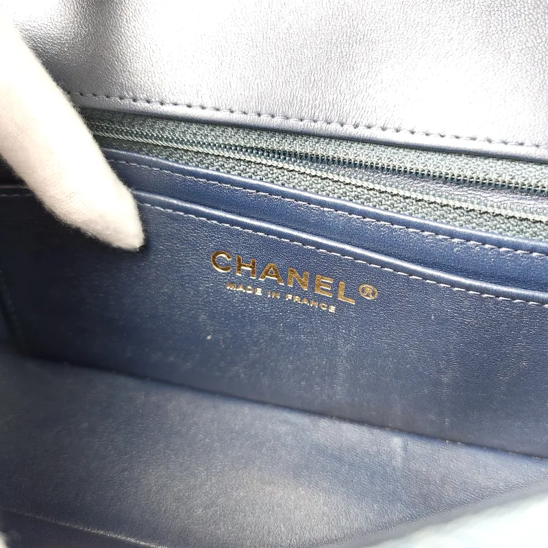 Chanel Crossbody Bag Classic Flap Large Mini CF Mini Blue mini 20 × 6 × 12 cm — detail view 8 of 10