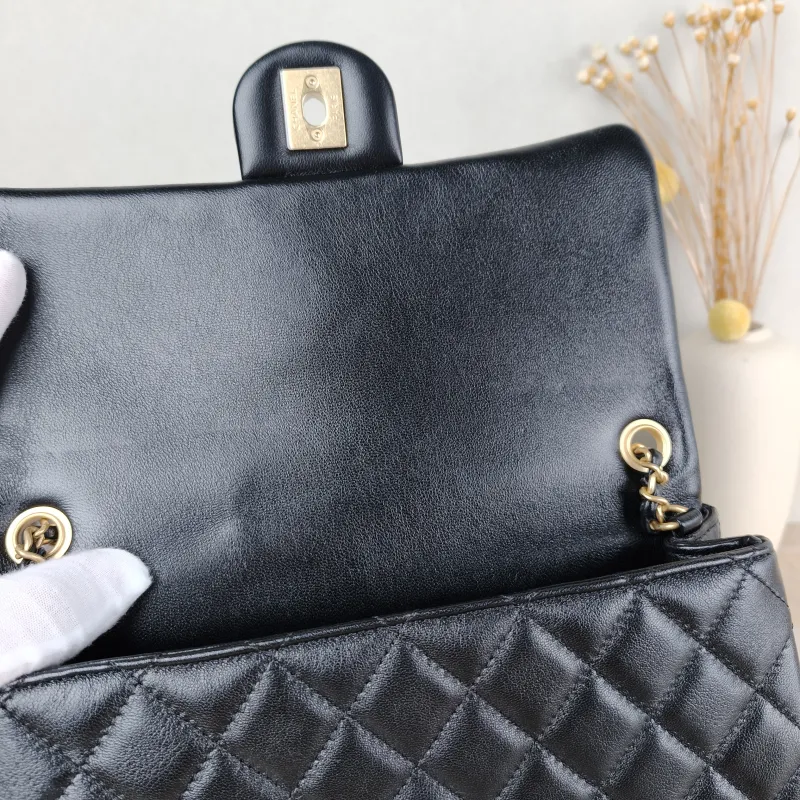 Chanel Shoulder Bag c cf Black Lambskin One Size 24 × 7 × 14.5 cm — detail view 8 of 14