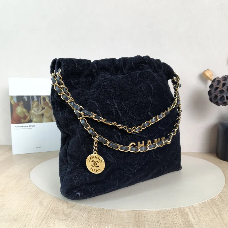 Chanel Shoulder Bag22Bag Black Small35 × 7 × 37 cm — cover view 3 of 5
