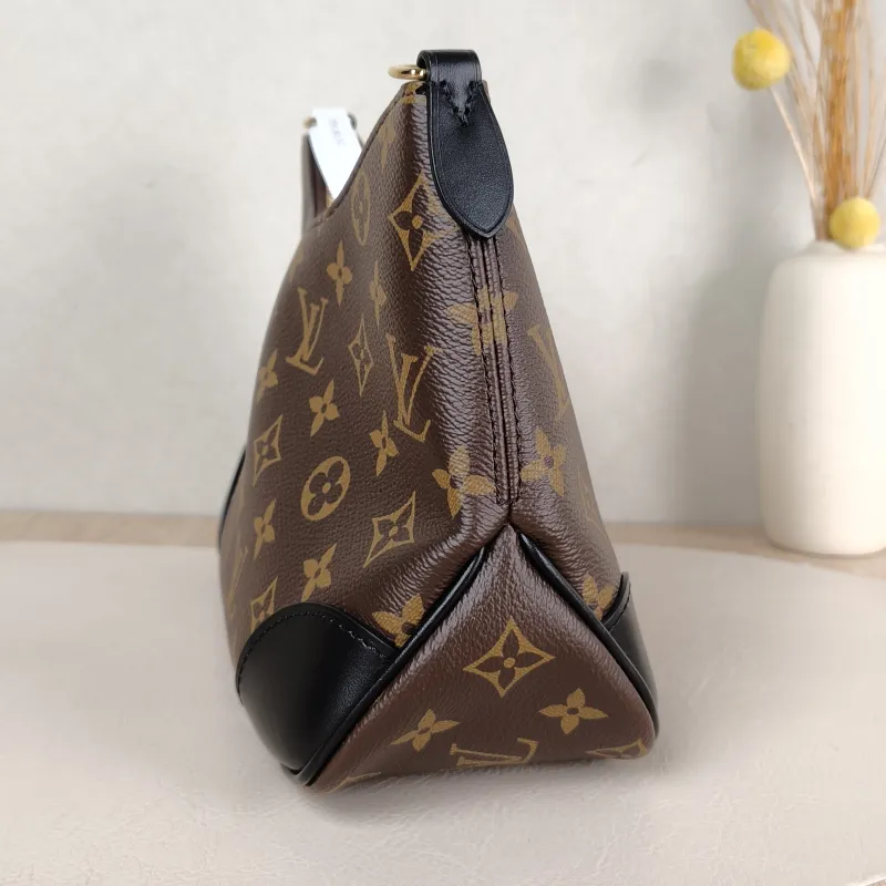 Louis Vuitton Crossbody Bag Boulogne PVC Small 26 × 9.5 × 16 cm — detail view 8 of 10