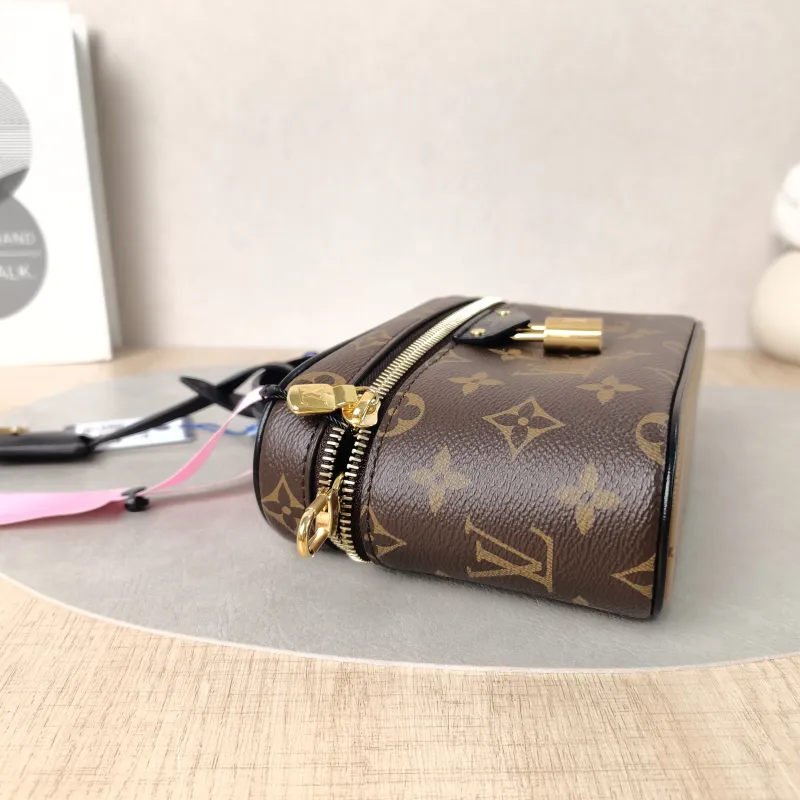 Louis Vuitton Shoulder Bag VANITY POUCH Cosmetic Bag Monogram PVC One Size19 × 6.5 × 11.5 cm — detail view 8 of 12