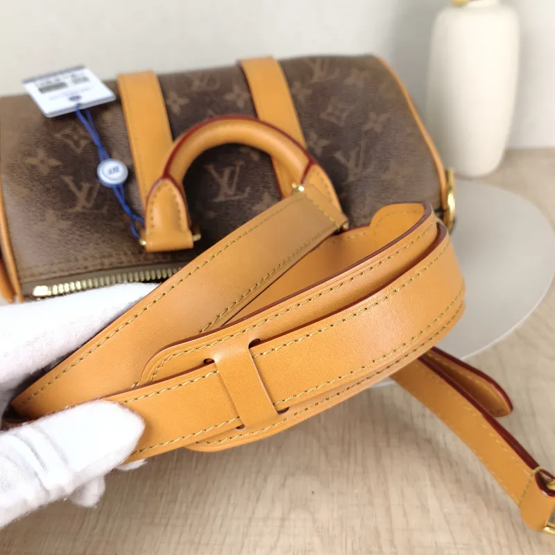 Louis Vuitton Crossbody Bag Keepall 25 Edition Brown PVC Medium25 × 11 × 15 cm — detail view 4 of 13