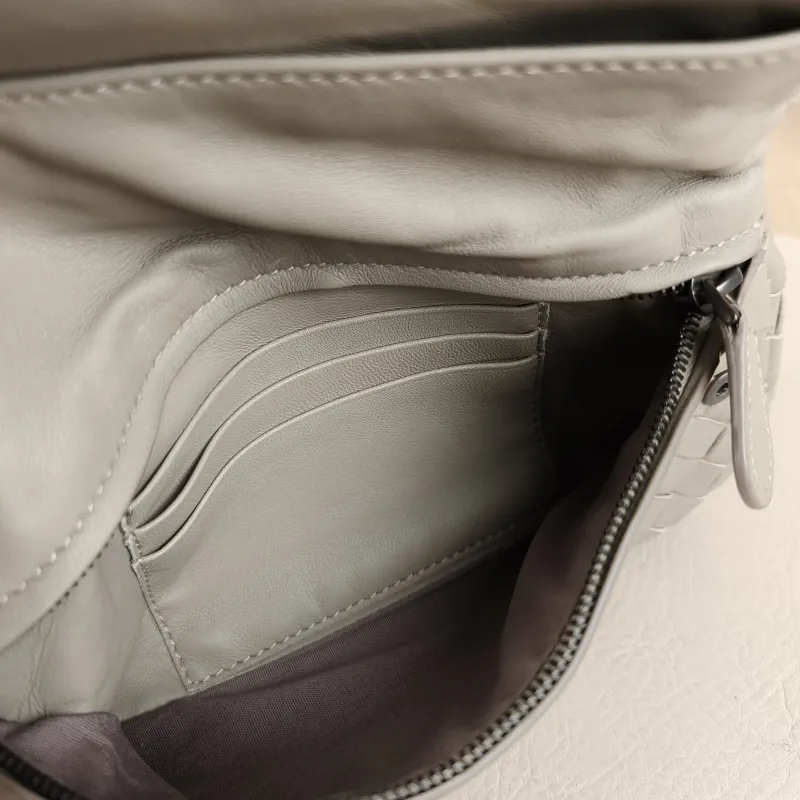 Bottega Veneta Shoulder Bag Woven Messenger Bag Grey Calfskin One Size 19 × 5 × 11 cm — detail view 6 of 9