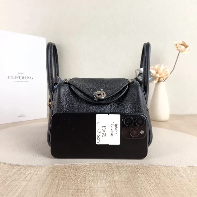 Hermès Shoulder Bag Lindy Mini 19 89Noir Black Taurillon Clemence TC Calfskin Mini 19 × 9 × 13 cm G — cover view 6 of 6