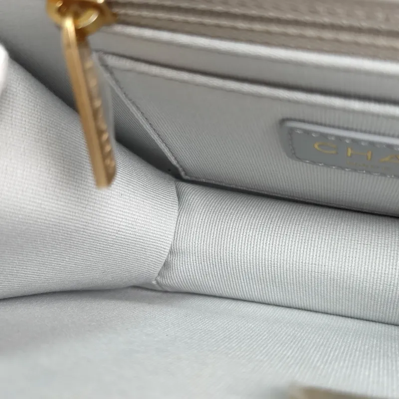 Chanel Crossbody Bag23s Messenger Bag Grey Calfskinmini19.5 × 6 × 13 cm — detail view 14 of 15