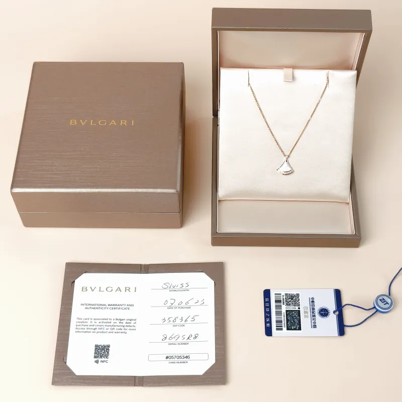 Bvlgari Necklace DIVAS’ DREAM Collection Pearl Pavé Diamond White Mother-of-Pearl 18KR ose Gold Diamond Pearl One Size 43cm — cover view 2 of 12
