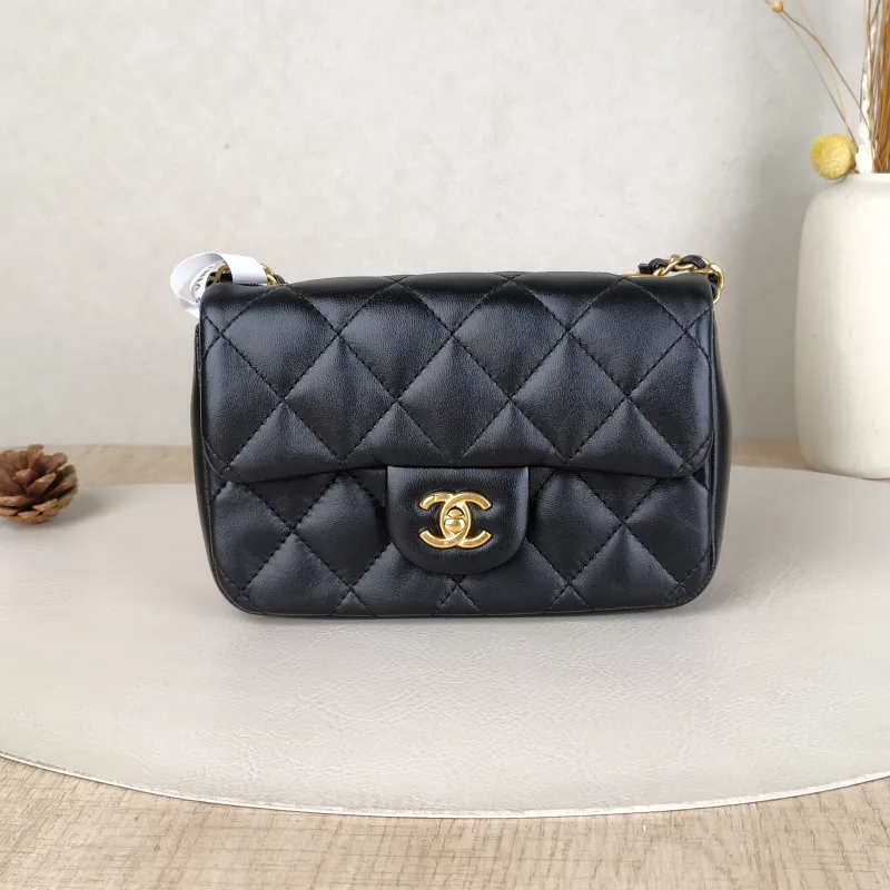 Chanel Crossbody Bag Edition Black Lambskinmini17 × 8 × 13.5 cm