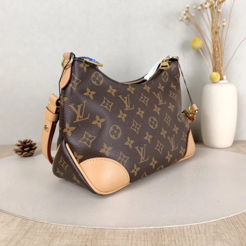 Louis Vuitton Crossbody Bag Boulogne PVC Small 26 × 9.5 × 16 cm — cover view 4 of 6