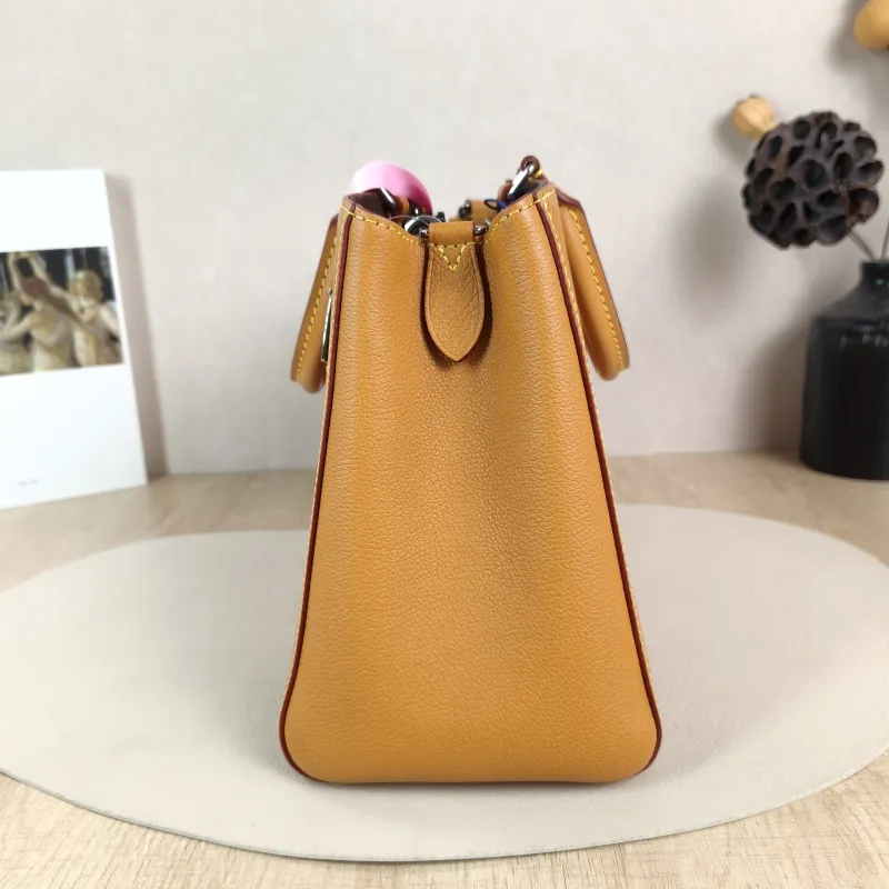 Louis Vuitton Crossbody Bag Marelle Tote Top Handle Bag Epi Embossed Calfskin Medium 30 × 13 × 21 cm — detail view 8 of 12