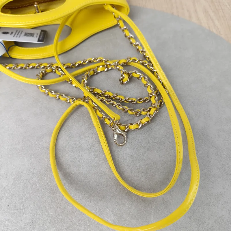 Chanel Crossbody Bag 31Bag Yellow Waxed Leather Mini 23 × 5.5 × 22 cm — detail view 8 of 9