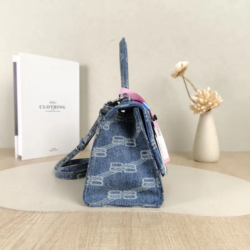 BALENCIAGA Crossbody Bag Hourglass Hourglass Bag Blue Small23 × 10 × 14 cm — detail view 12 of 15
