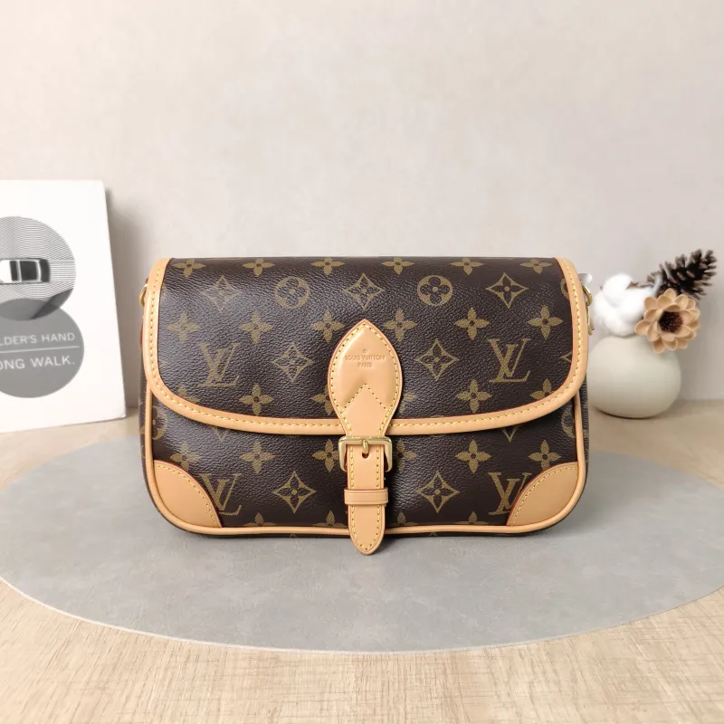 Louis Vuitton Crossbody Bag Diane Baguette Bag Shoulder Strap PVC Small24 × 9 × 15 cm