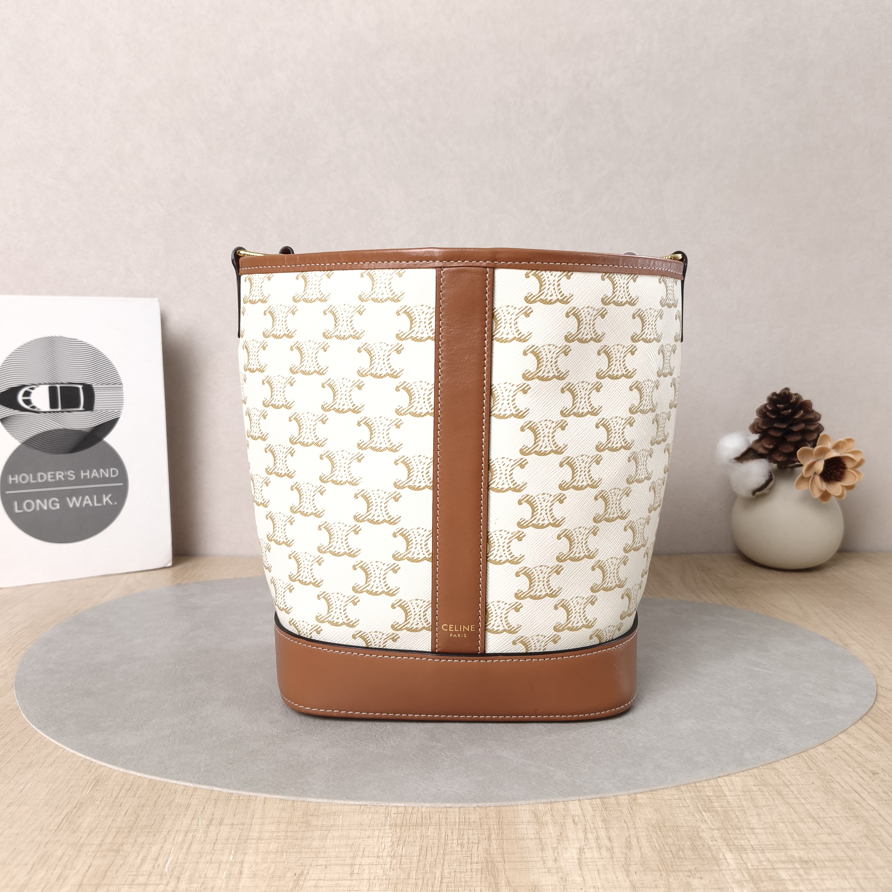 CELINE Crossbody Bag Triomphe Bucket Bag White PVC Small18 × 13 × 22 cm