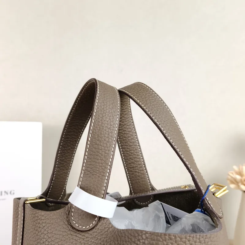 Hermès Top Handle Bag Picotin Lock 18 18 18 TC Calfskin Small 18 × 13 × 18 cm K — detail view 9 of 10