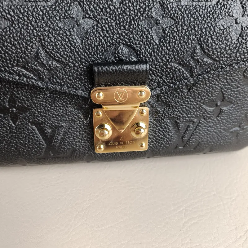 Louis Vuitton Crossbody Bag Pochette Métis East West Black Empreinte Embossed Calfskin Small 21.5 × 6 × 13.5 cm — detail view 6 of 15