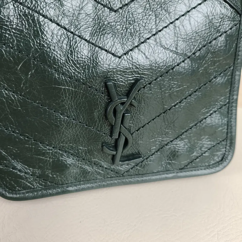 SAINT LAURENT Crossbody Bag Niki Chain Bagwoc Green Calfskin Mini 19 × 5 × 16 cm — detail view 6 of 12