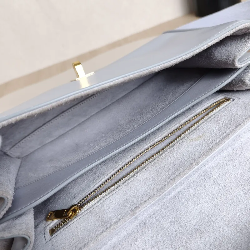CELINE Crossbody Bag Soft 16Shoulder Bag Grey Calfskin Small23 × 9 × 15 cm — detail view 4 of 13