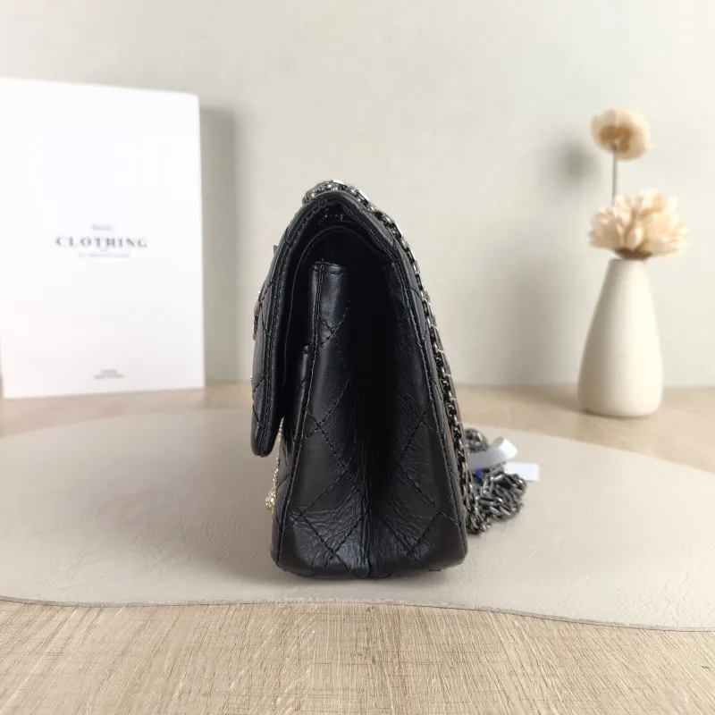 Chanel Crossbody Bag 2.55 Black Calfskin Small 24 × 7.5 × 16 cm 20 — detail view 4 of 14