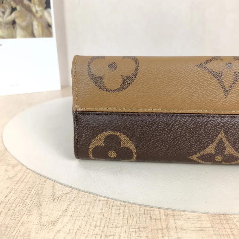 Louis Vuitton Crossbody Bag Onthego East West Monogram PVC Small25 × 10 × 13 cm — detail view 7 of 13