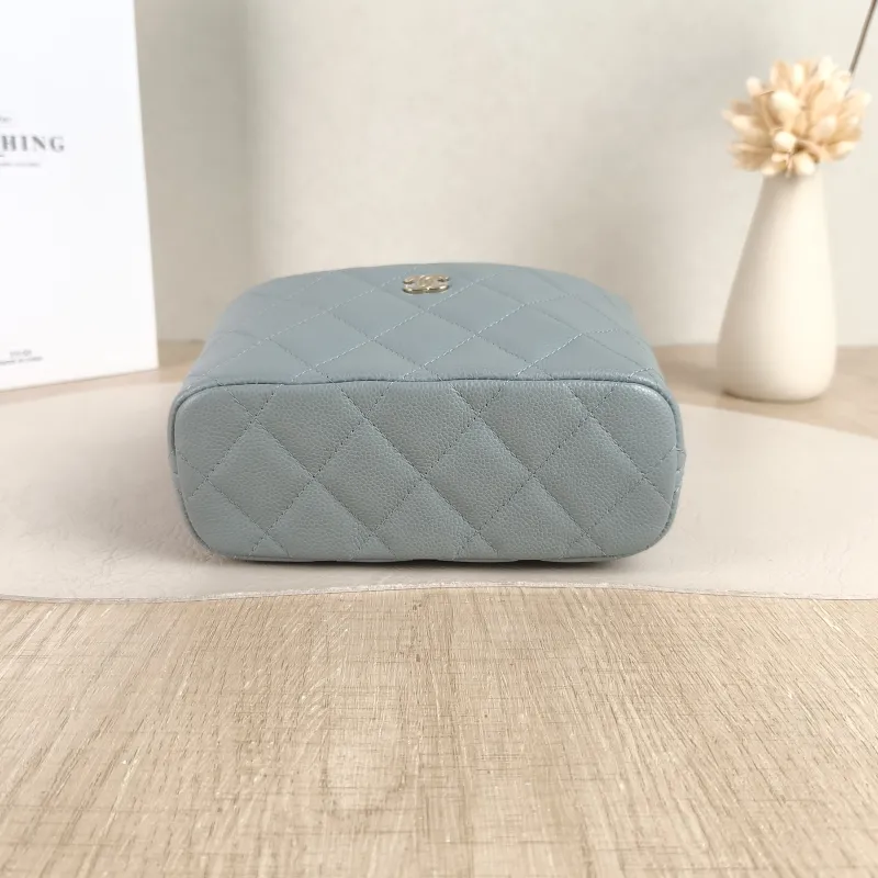 Chanel Crossbody Bag Crossbody Bag Grey Grained Calfskin One Size 16 × 6 × 13 cm — cover view 4 of 5