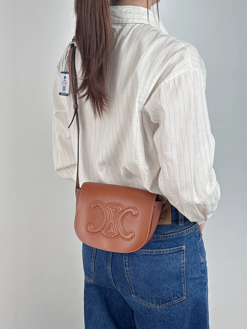 CELINE Crossbody Bag FOLCO TRIOMPHE Caramel Calfskin One Size 18.5 × 7 × 15 cm — on-model view 1 of 2