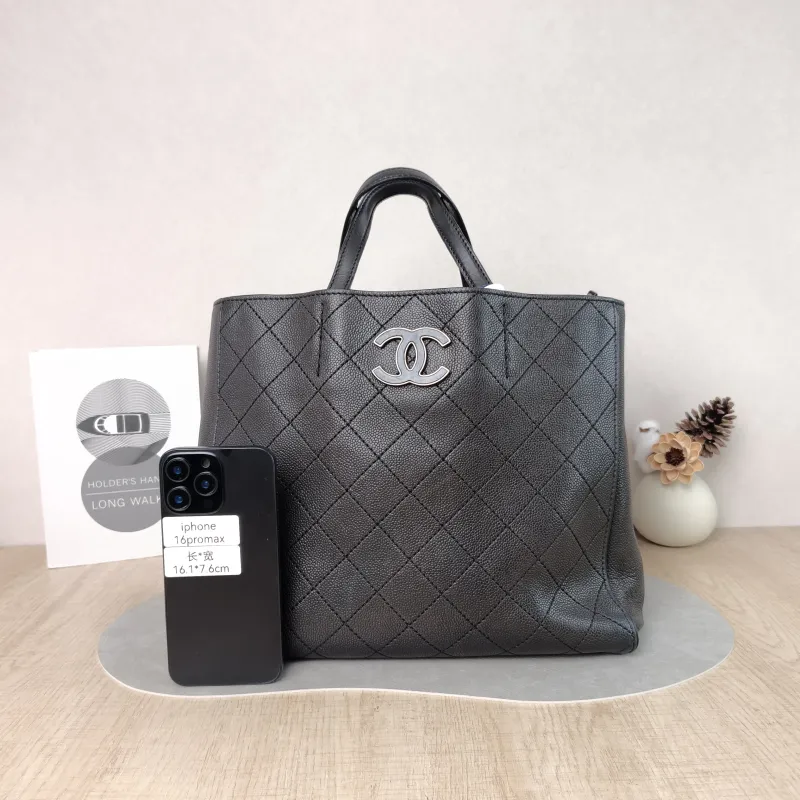 Chanel Shoulder Bag Tote Bag Black Grained Calfskin 33 × 14 × 26 cm — cover view 3 of 5