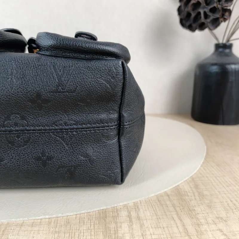 Louis Vuitton Backpack Backup Backpack Black Calfskin One Size20 × 14 × 22 cm — detail view 7 of 13
