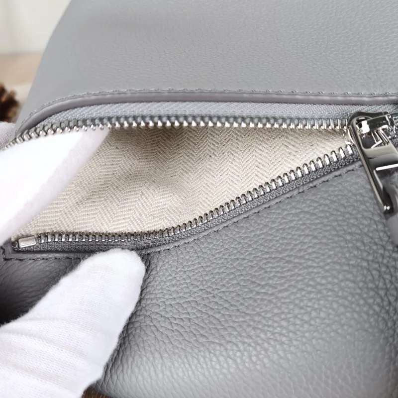 LOEWE Crossbody Bag Puzzle Grey CC alfskin Small24 × 10.5 × 16.5 cm — detail view 14 of 14