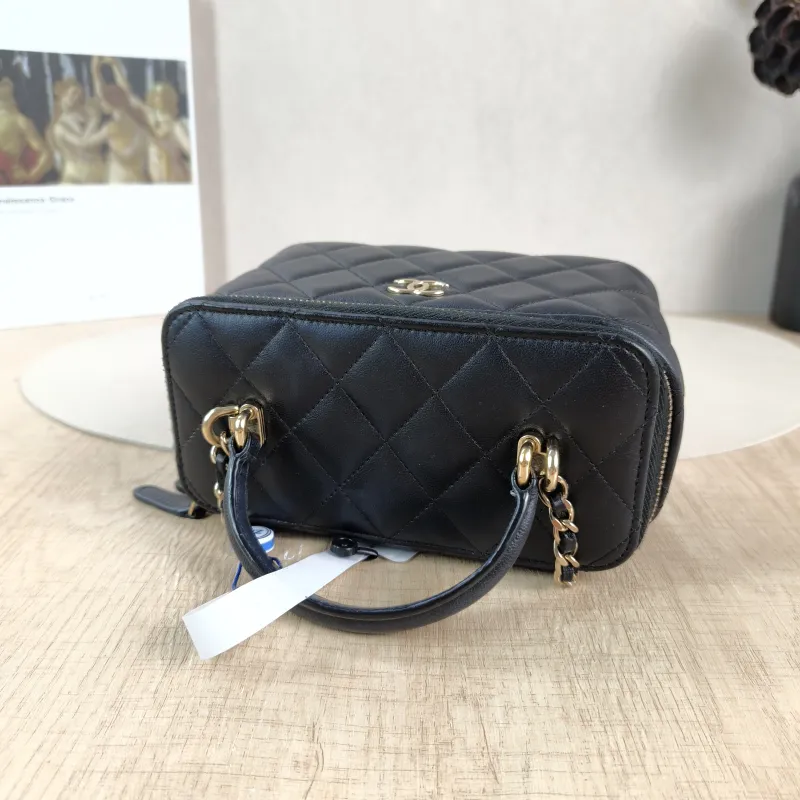 Chanel Top Handle Bag Edition Black Lambskin One Size16 × 8 × 9.5 cm — detail view 6 of 12