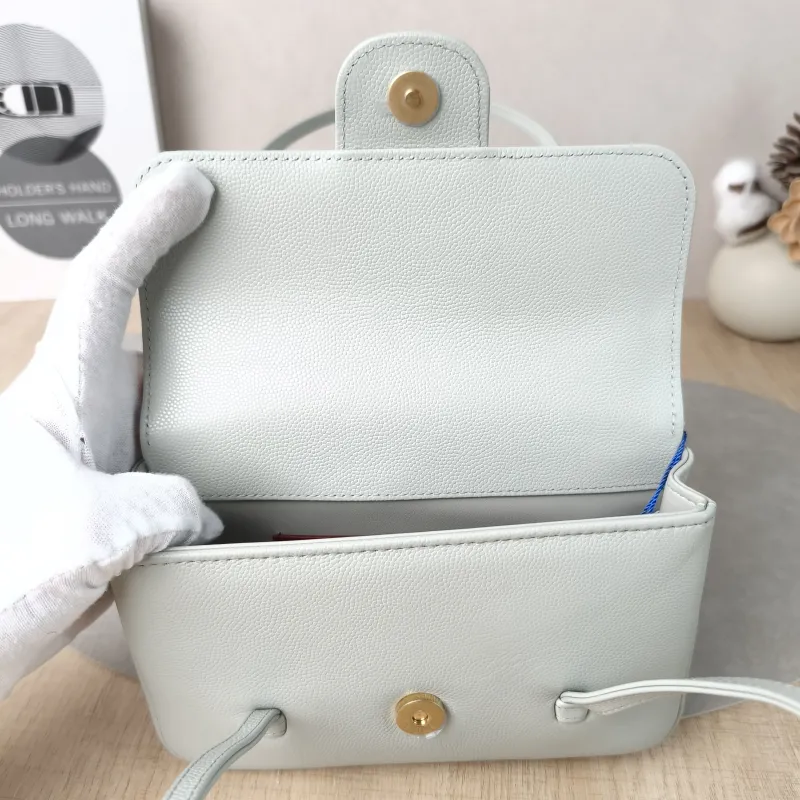 Chanel Shoulder Bag preppy coco Green Grained Calfskinmini17 × 5 × 11.5 cm — detail view 4 of 12