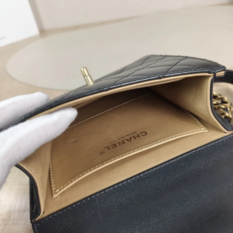 Chanel Crossbody Bag Pearl Crossbody Bag Black Calfskin One Size 15.5 × 5 × 15.5 cm 29 — detail view 7 of 12