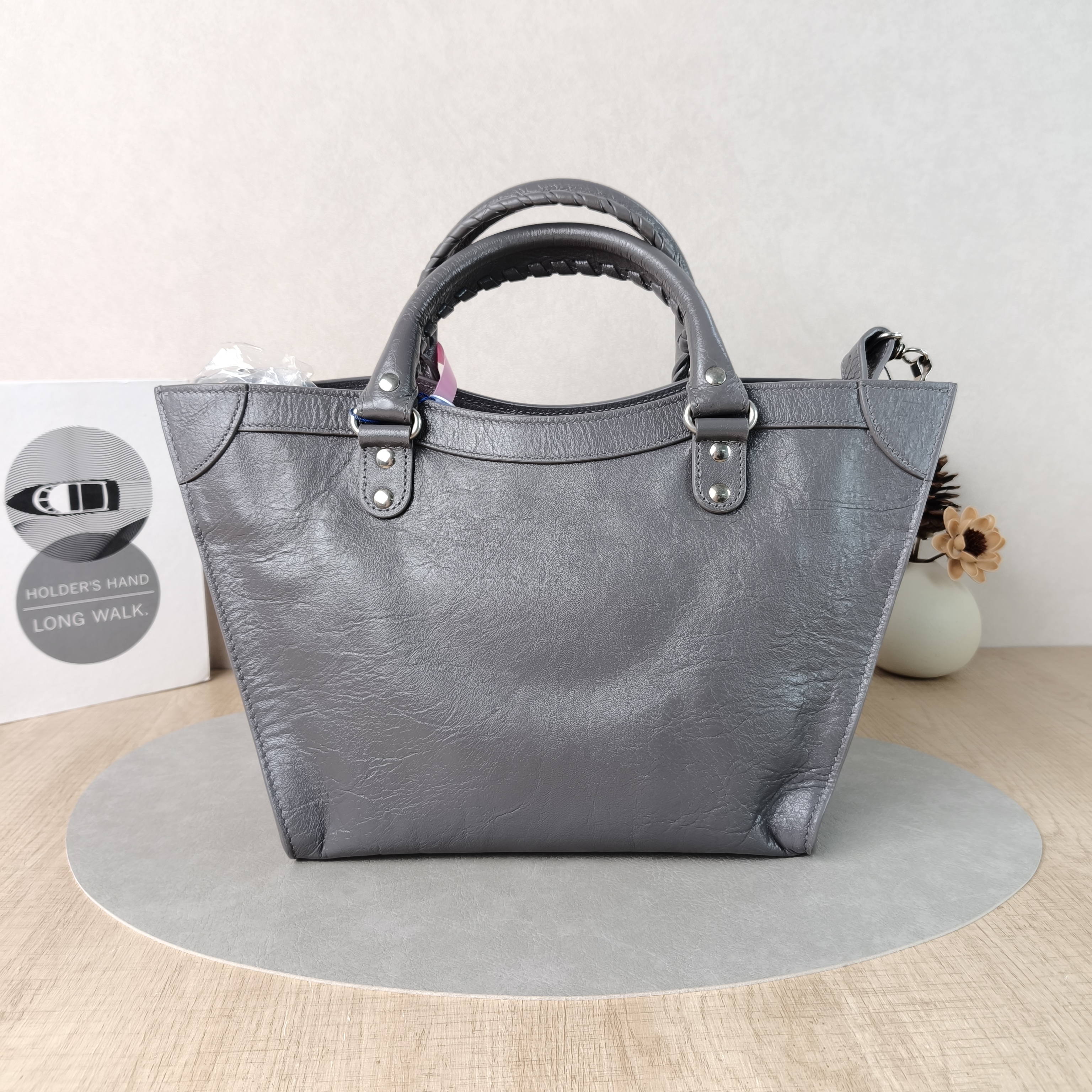 BALENCIAGA Top Handle Bag Neo Classic Tote Bag Grey Waxed Leather Medium37 × 14 × 24 cm — cover view 4 of 5