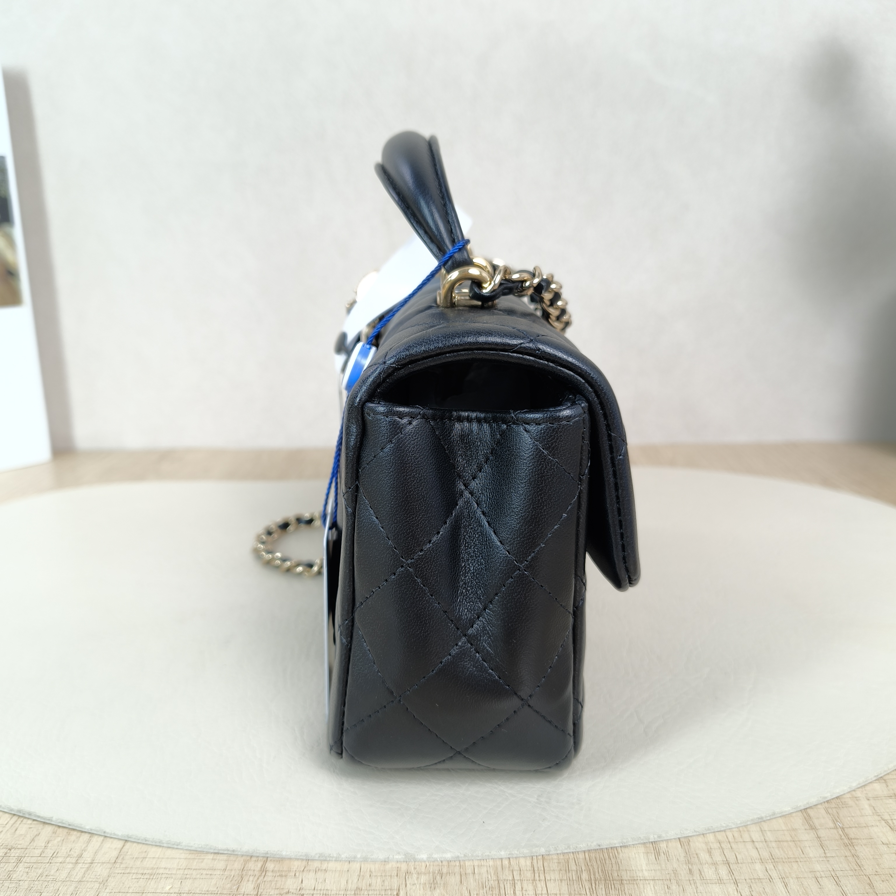 CHANEL Bag 22sclassic flag large mini cf mini mini20*6*12 detail 1