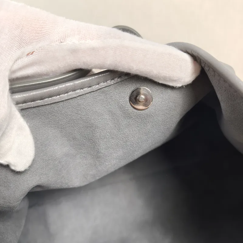 Louis Vuitton Crossbody Bag Carryall Cargo Vibe Grey SL ambskin Small 33.5 × 15 × 23 cm — detail view 9 of 9