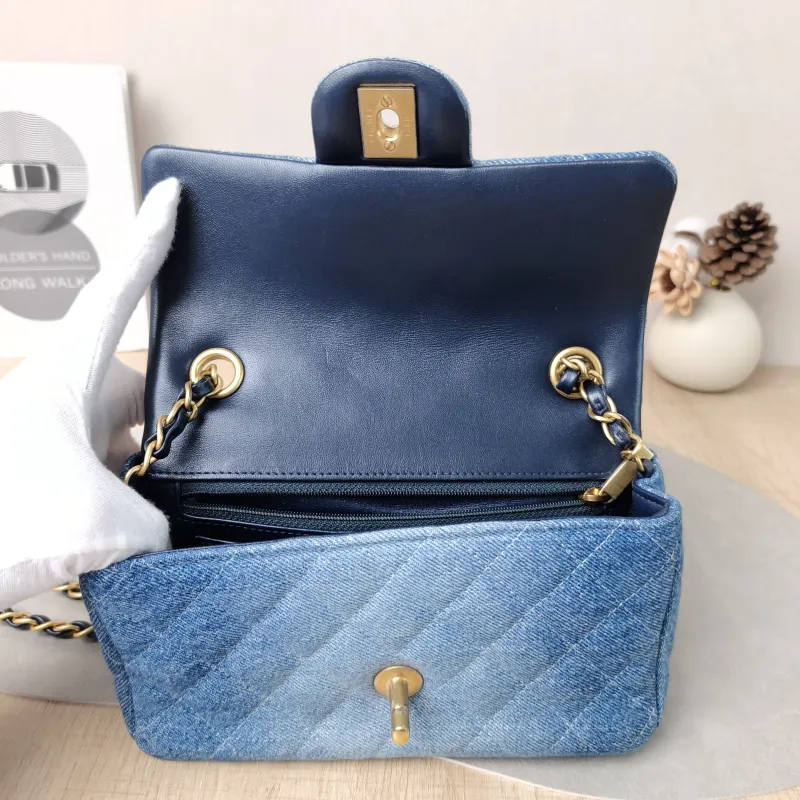 Chanel Crossbody Bag Classic Flap Large Mini CF Mini Blue mini 20 × 6 × 12 cm — detail view 9 of 10
