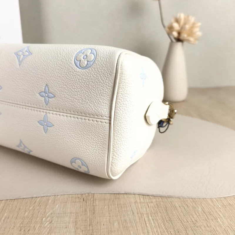 Louis Vuitton Crossbody Bag Speedy20 White · Blue Calfskin One Size 20.5 × 12 × 13.5 cm — detail view 7 of 12