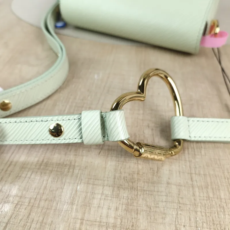 Louis Vuitton Crossbody Bag Twist Green Calfskin Small 19 × 9 × 15 cm — detail view 7 of 12