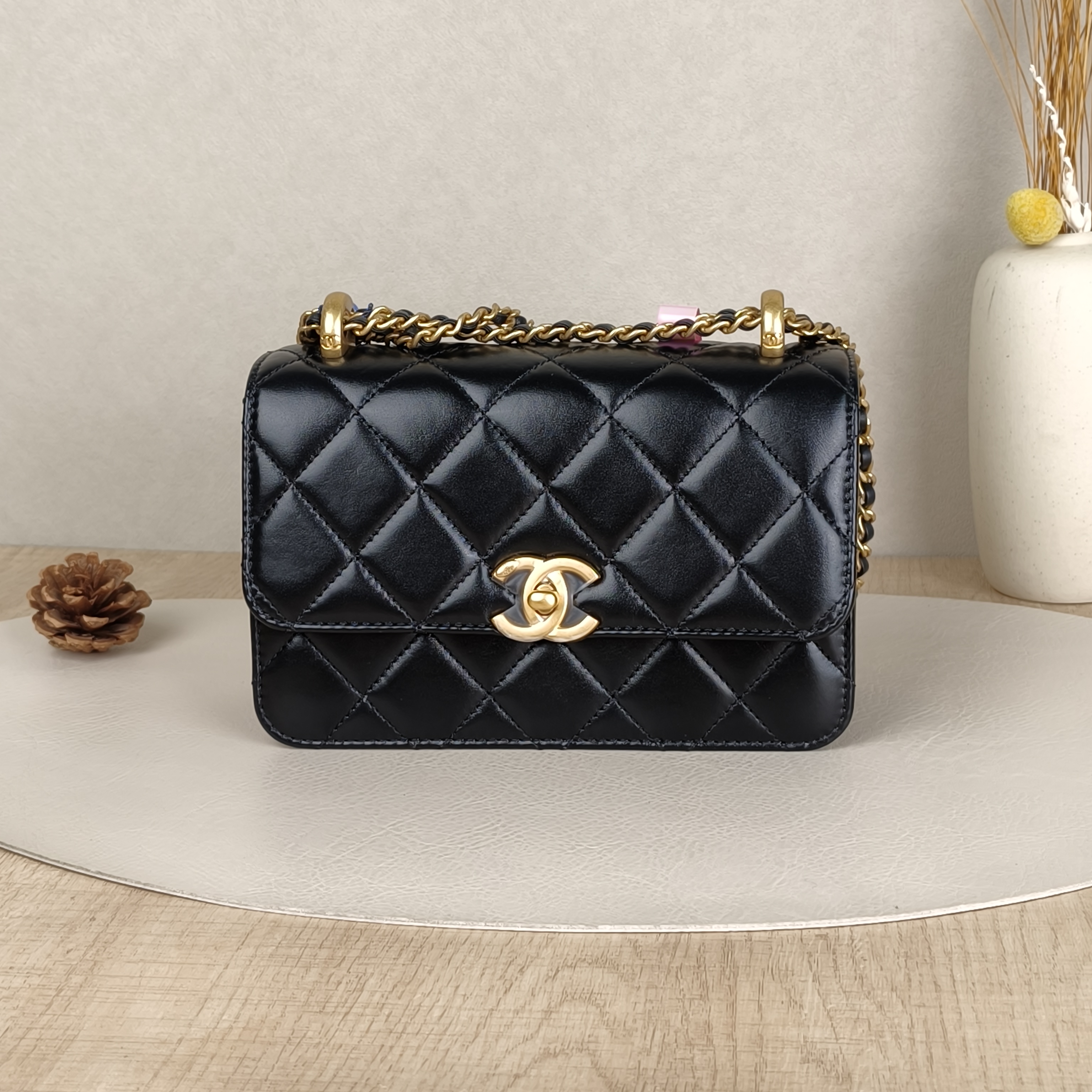 Chanel Crossbody Bag Black Calfskin Small19 × 8 × 12 cm