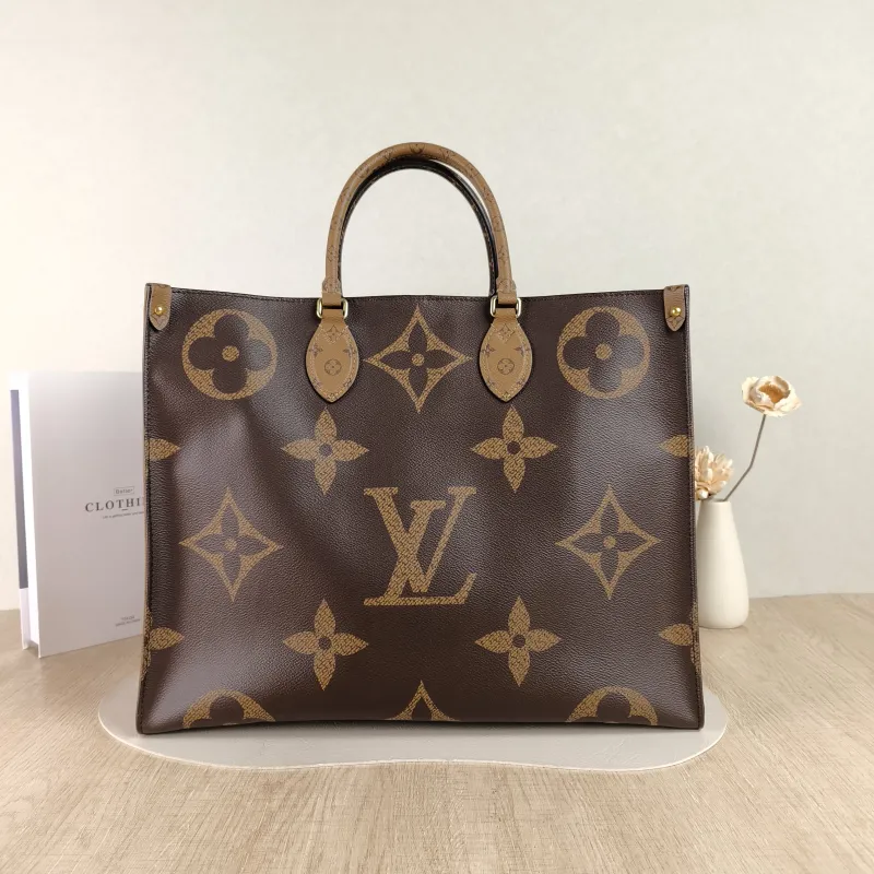 Louis Vuitton Shoulder Bag Onthego Large Monogram PVC Large41 × 19 × 34 cm