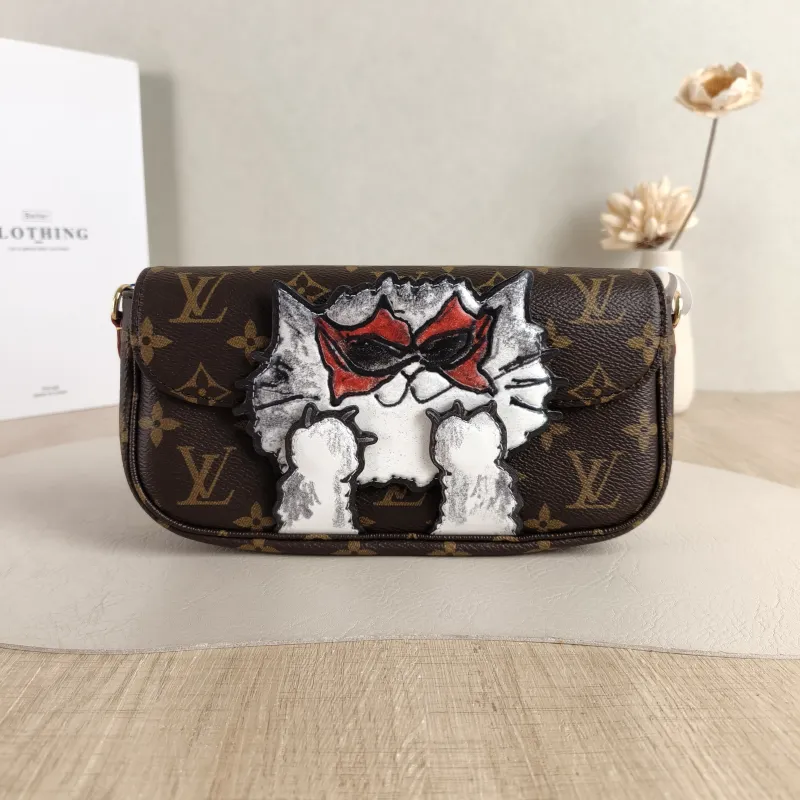 Louis Vuitton Crossbody Bag IVY Monogram PVC Small 23.5 × 4.3 × 12 cm