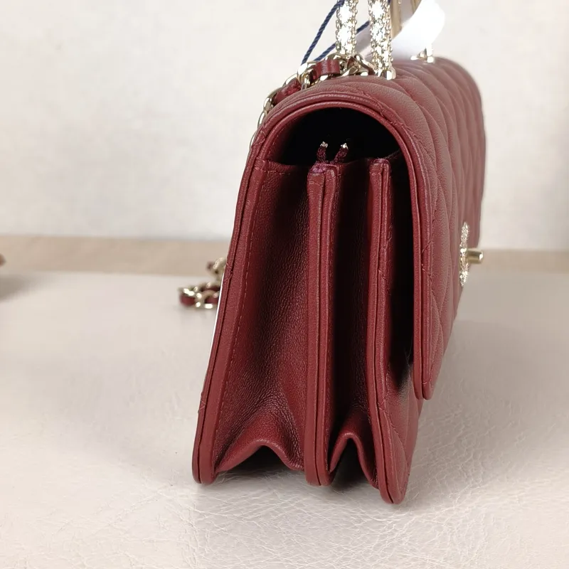 Chanel Crossbody Bag C woc Burgundy Lambskinmini19.2 × 3.5 × 12.3 cm — detail view 8 of 15