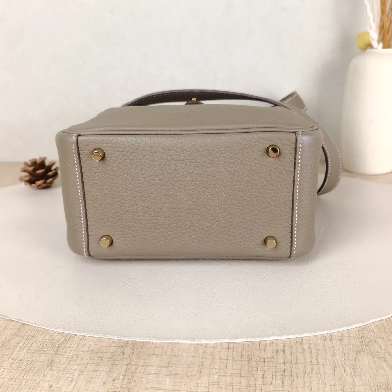 Hermès Crossbody Bag Lindy Mini 1918 TC Calfskinmini19 × 9.5 × 13 cm — cover view 2 of 6