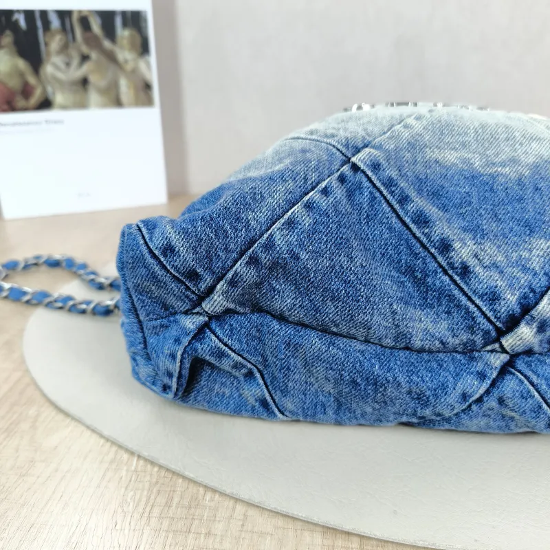 Chanel Backpack 22Bag Backpack Small 29 × 8 × 34 cm — detail view 2 of 10