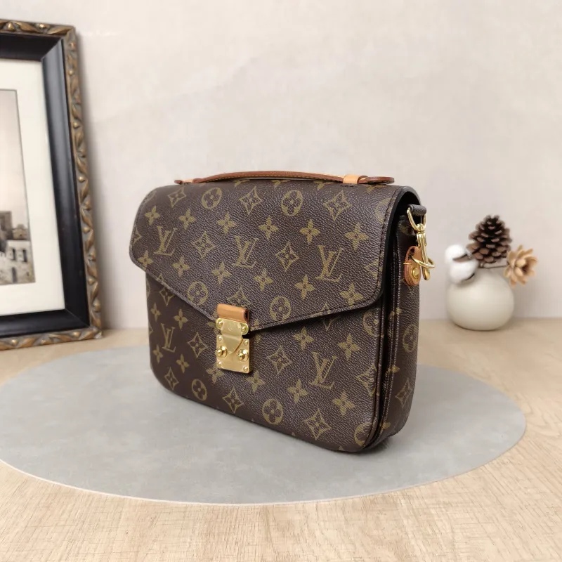 Louis Vuitton Crossbody Bag Pochette Métis Monogram PVC Medium25 × 7 × 19 cm — cover view 3 of 5
