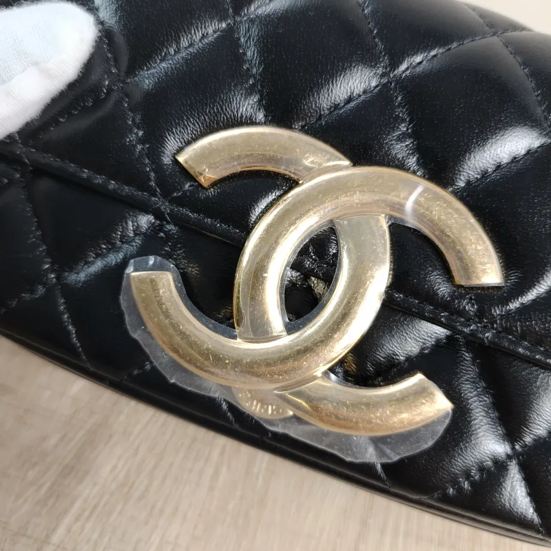 Chanel Crossbody Bag C Logo Crossbody Bag Black Lambskin One Size 17.5 × 4 × 9.5 cm — detail view 4 of 12