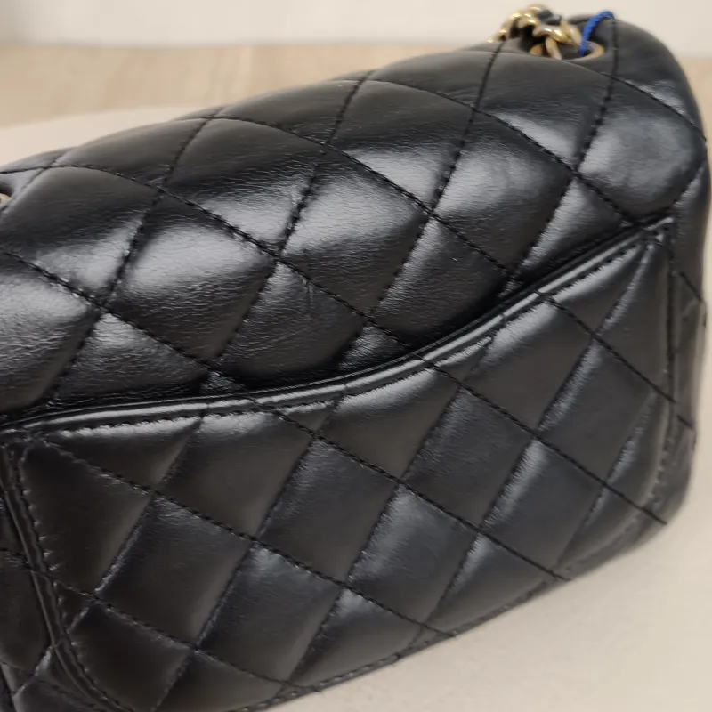Chanel Crossbody Bag Black Lambskin One Size17 × 8 × 13.5 cm Conditioned — detail view 7 of 16