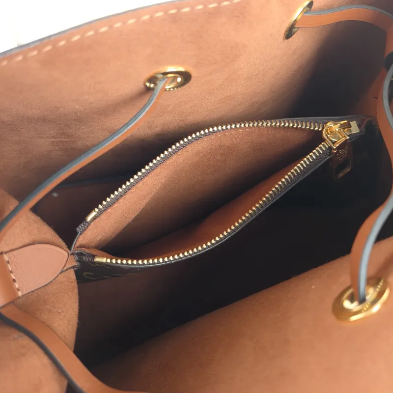 Louis Vuitton Shoulder Bag NÉONOÉ Bucket Bag Caramel PVC Medium 26 × 17.5 × 26 cm — detail view 9 of 10