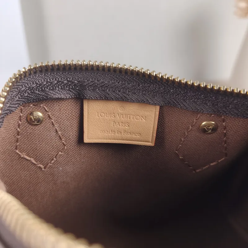 Louis Vuitton Crossbody Bag Speedy Nano Shoulder Strap PVC nano 16 × 7.5 × 10 cm — detail view 7 of 10